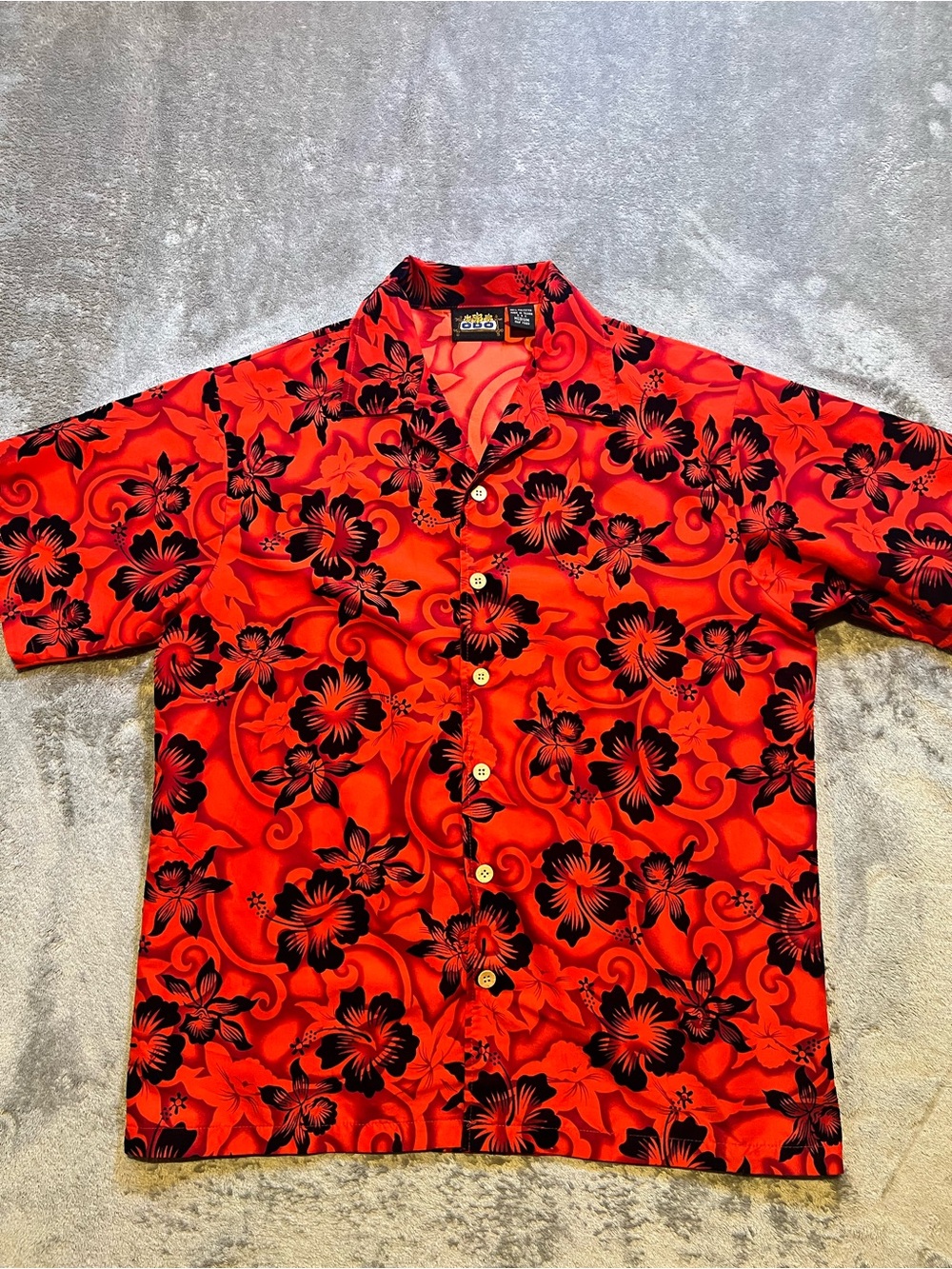 Odo Vintage Red Floral Short-Sleeve Button-Down Shirt